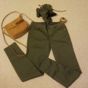 Pants ***MUST GO*** MAKE AN OFFER!